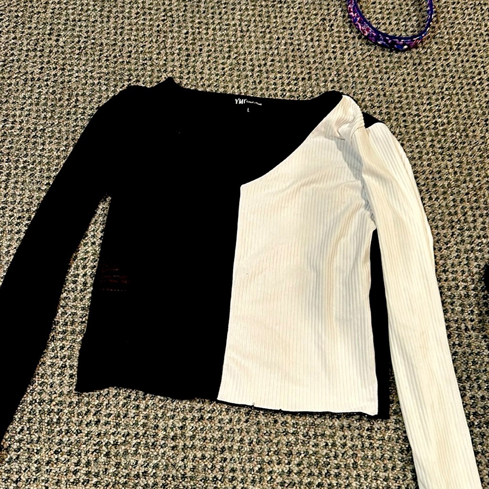 Size large tight t shirt worn once